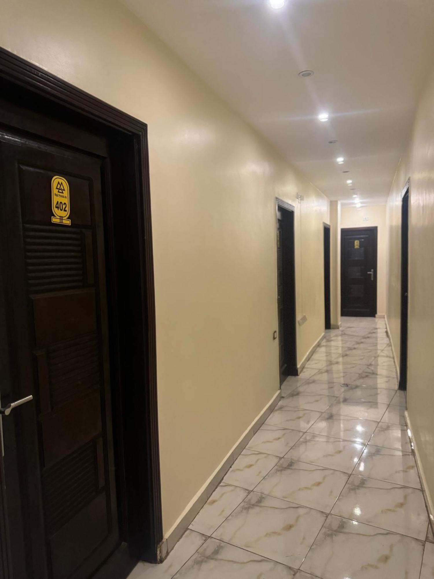 Pyramids And Sphinx Hotel Kafrat al Jabal Bagian luar foto