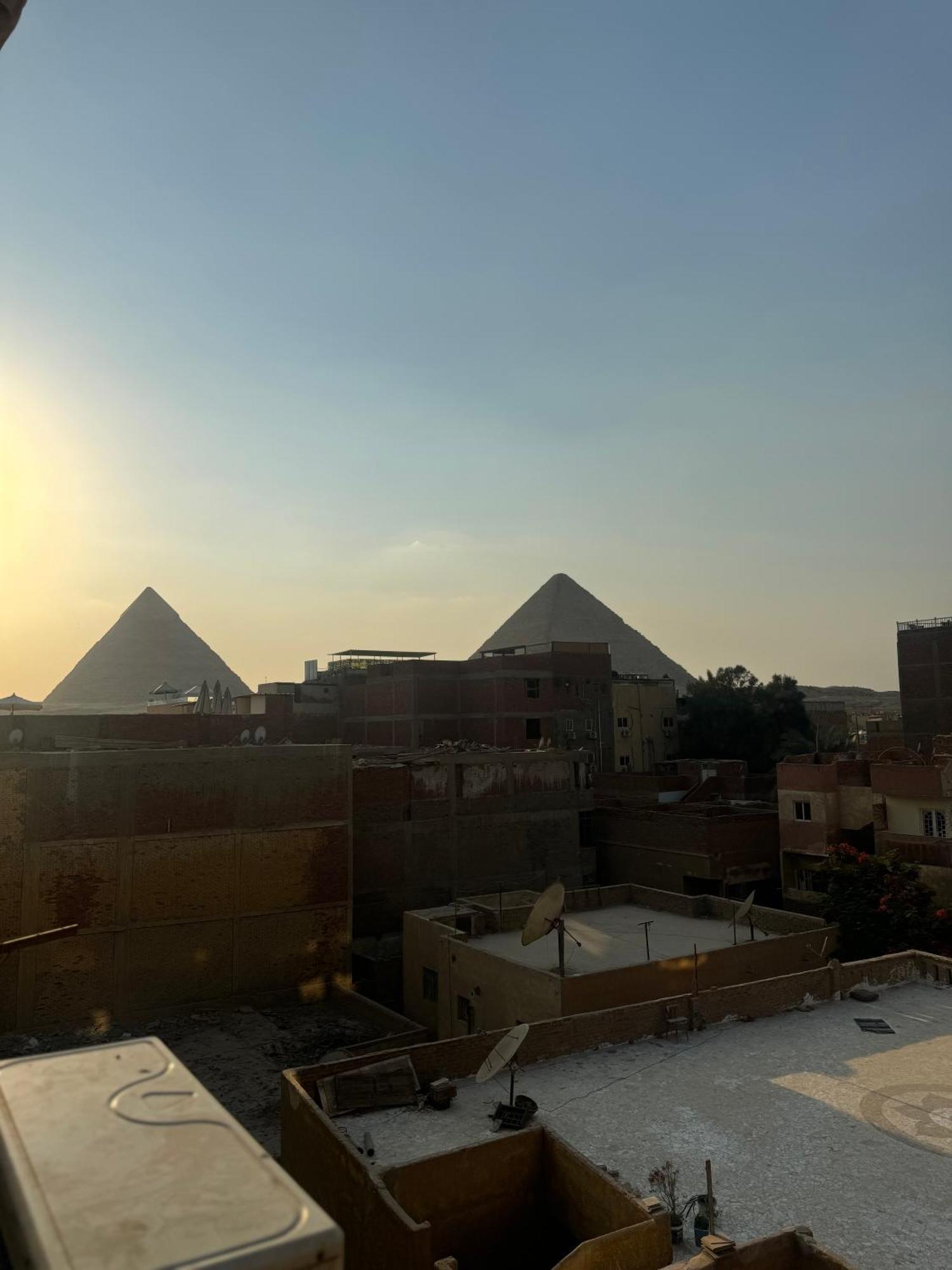 Pyramids And Sphinx Hotel Kafrat al Jabal Bagian luar foto