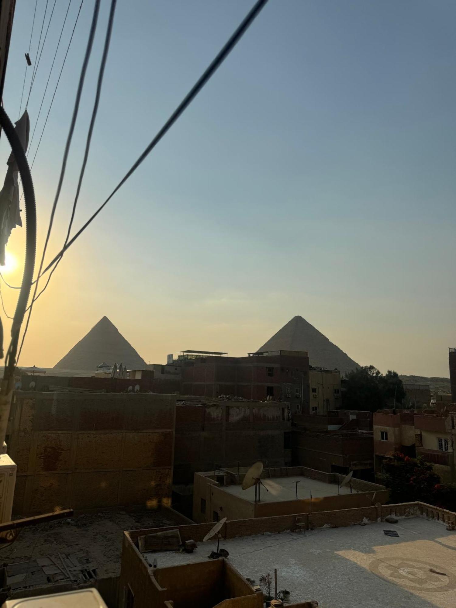 Pyramids And Sphinx Hotel Kafrat al Jabal Bagian luar foto