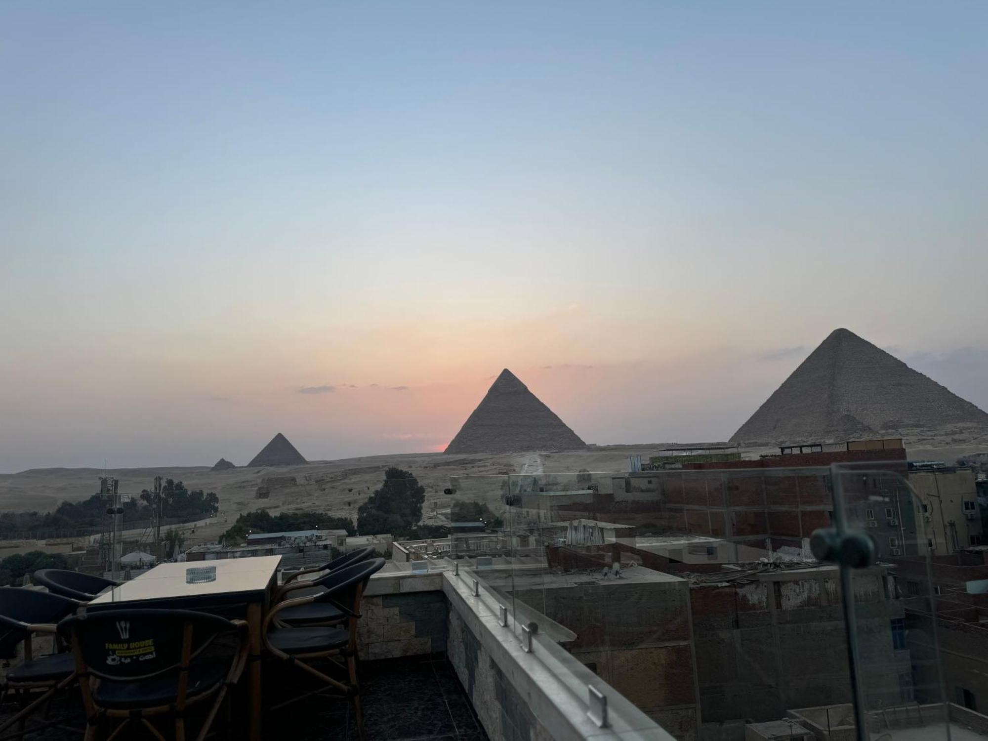 Pyramids And Sphinx Hotel Kafrat al Jabal Bagian luar foto