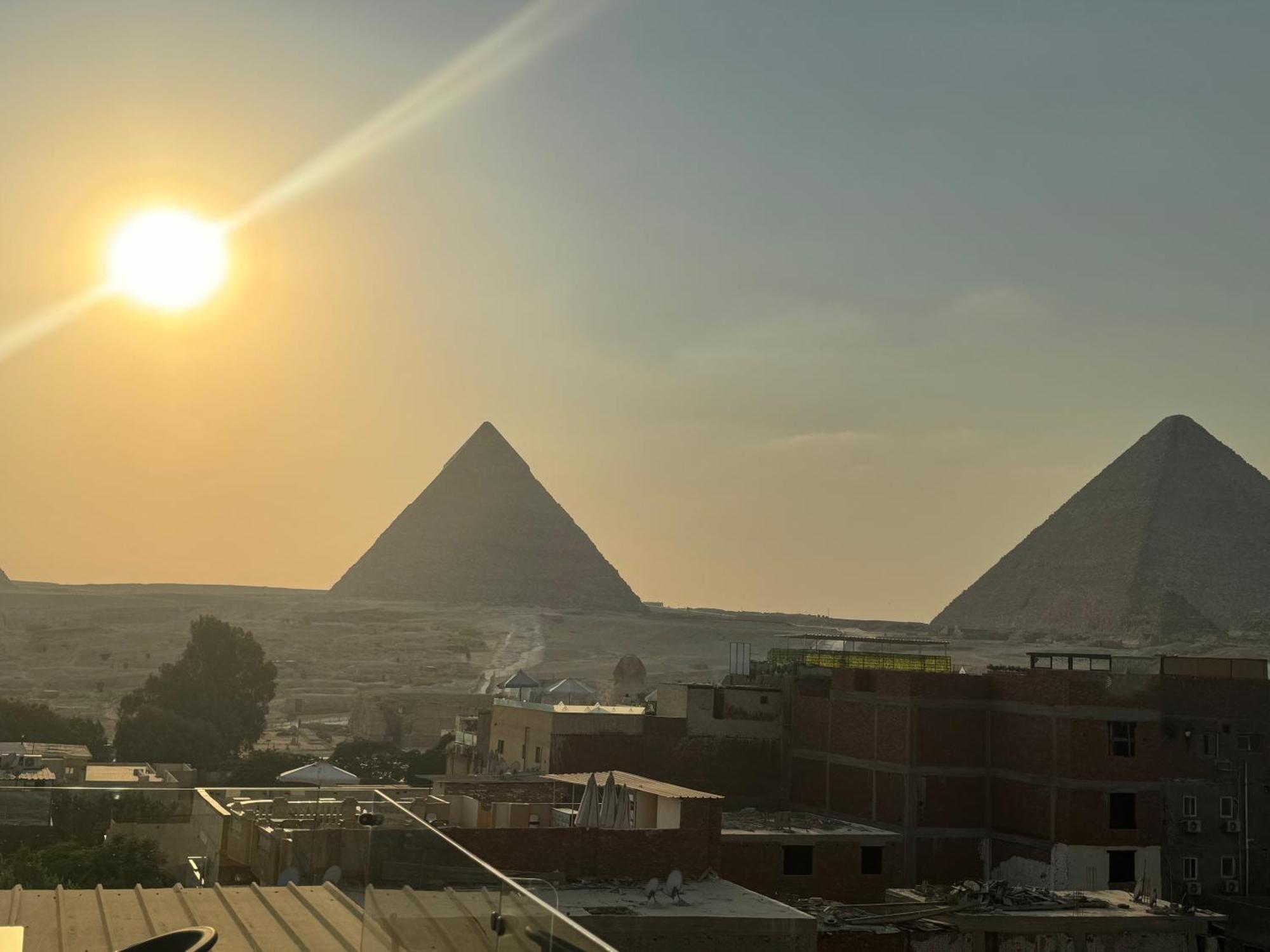 Pyramids And Sphinx Hotel Kafrat al Jabal Bagian luar foto