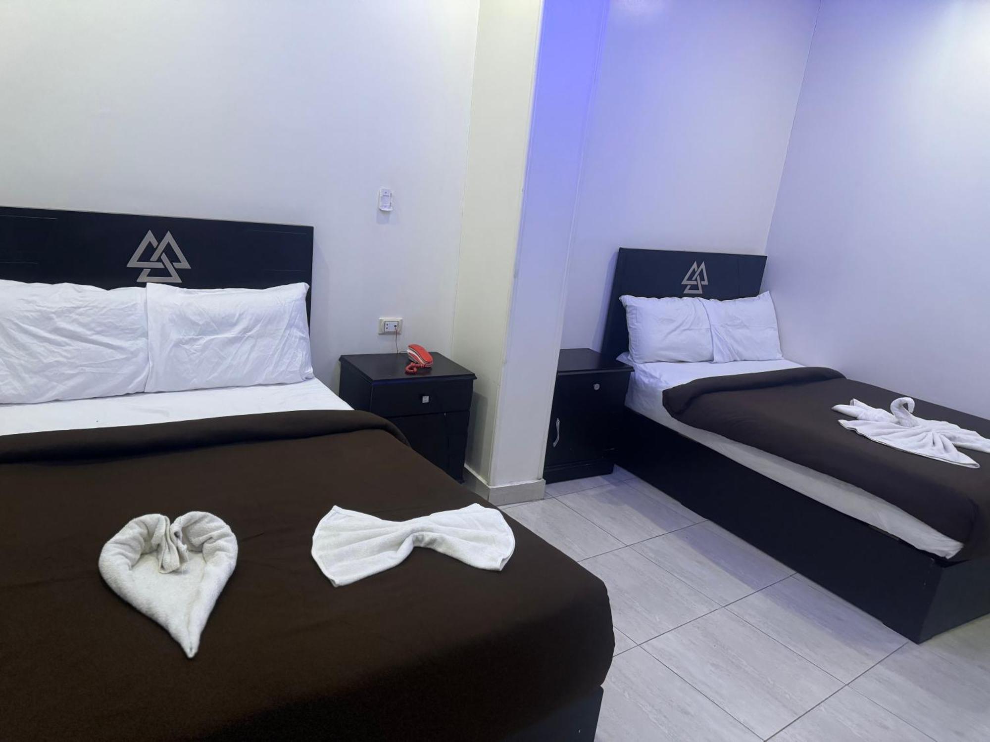 Pyramids And Sphinx Hotel Kafrat al Jabal Bagian luar foto