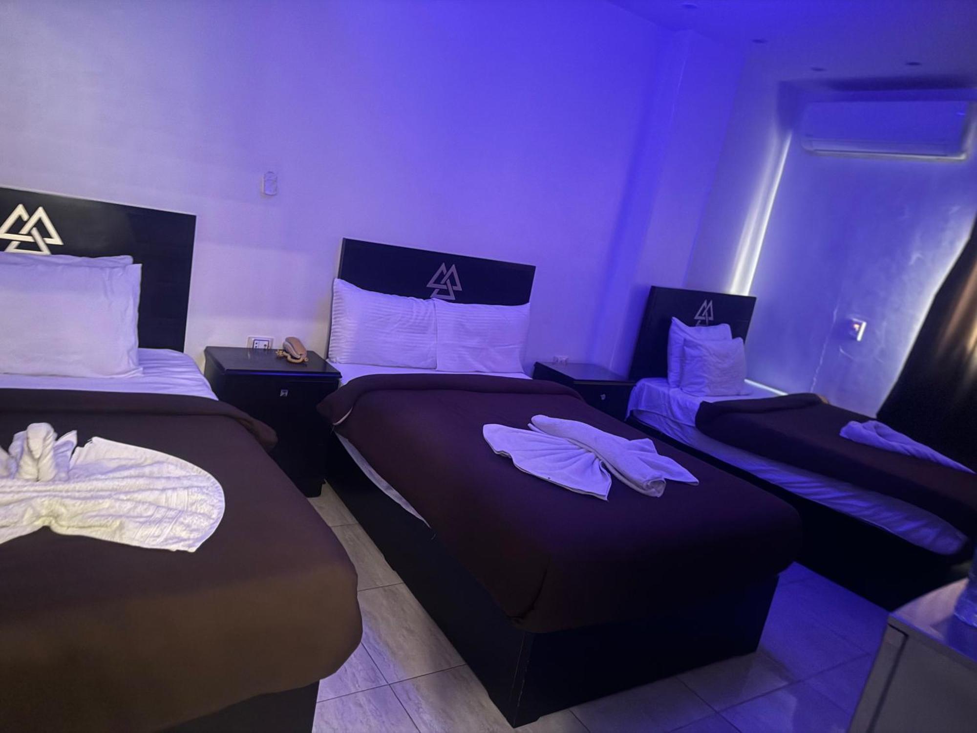 Pyramids And Sphinx Hotel Kafrat al Jabal Bagian luar foto