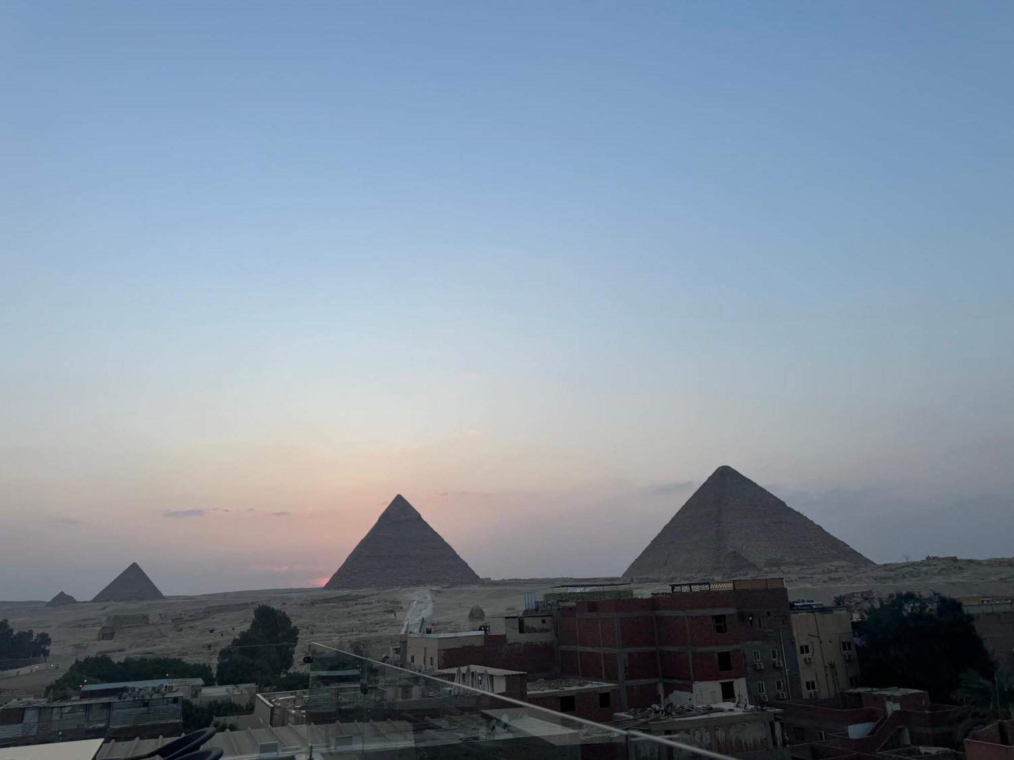 Pyramids And Sphinx Hotel Kafrat al Jabal Bagian luar foto
