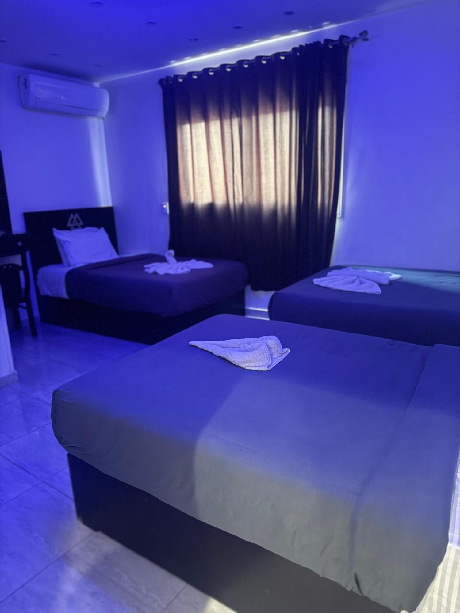 Pyramids And Sphinx Hotel Kafrat al Jabal Bagian luar foto